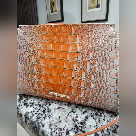 Crossbody - Picture 5 of 14